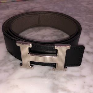 HERMES BELT SIZE 80. No negotiable